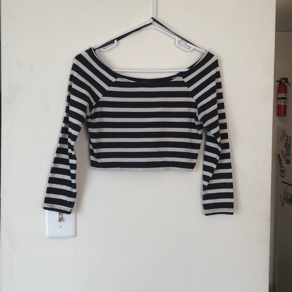 Stripped 3/4 Sleeve Crop Top
